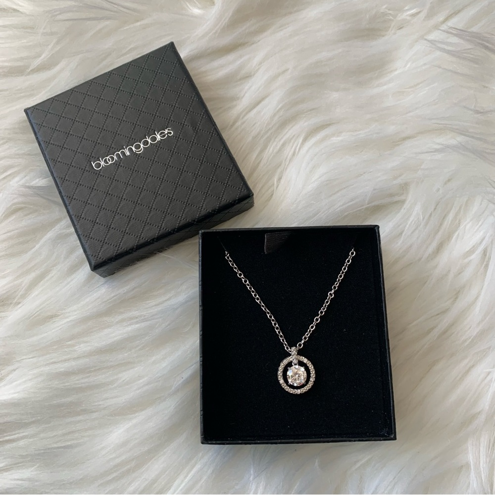 NIB Bloomingdale’s Fashion Jewelry Statement Necklace
